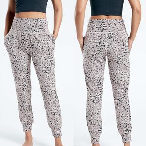 Athleta Salutation Textured Joggers Size S Meadow Decadent Chocolate Pockets